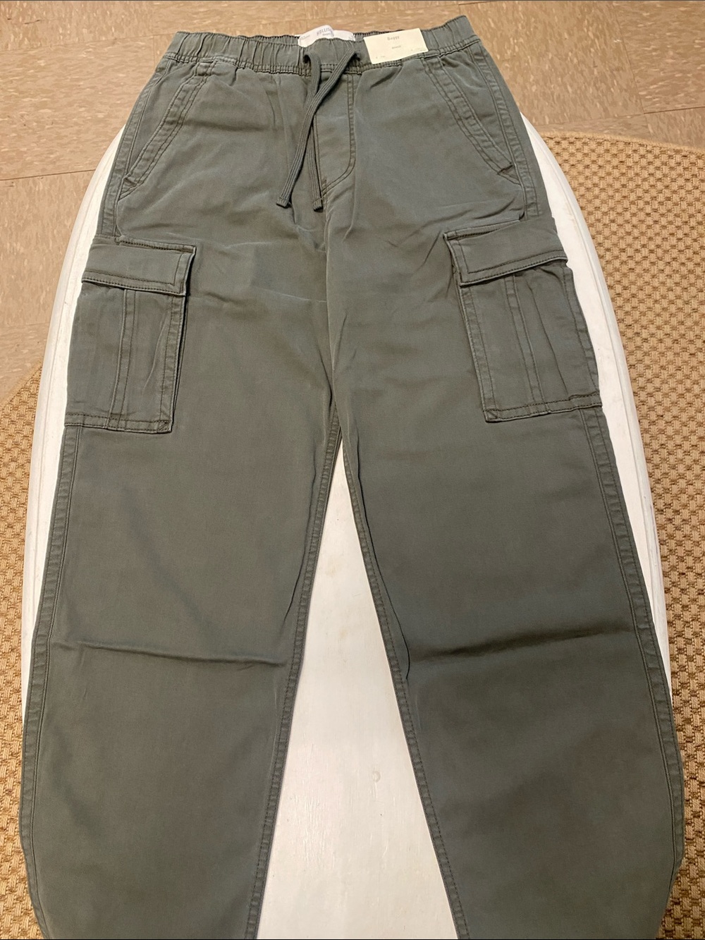 Hollister Men's Cargo Pants in Olive